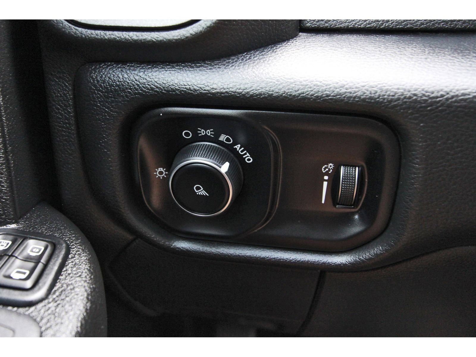Used 2024 RAM 2500 Tradesman w/ Chrome Appearance Group AWD/4WD image 22
