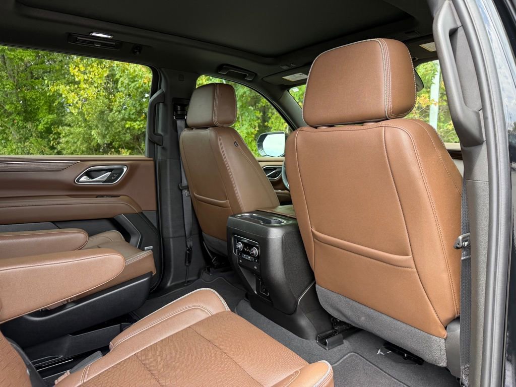 Certified 2024 Chevrolet Suburban High Country w/ Premium Package 2 AWD/4WD image 26