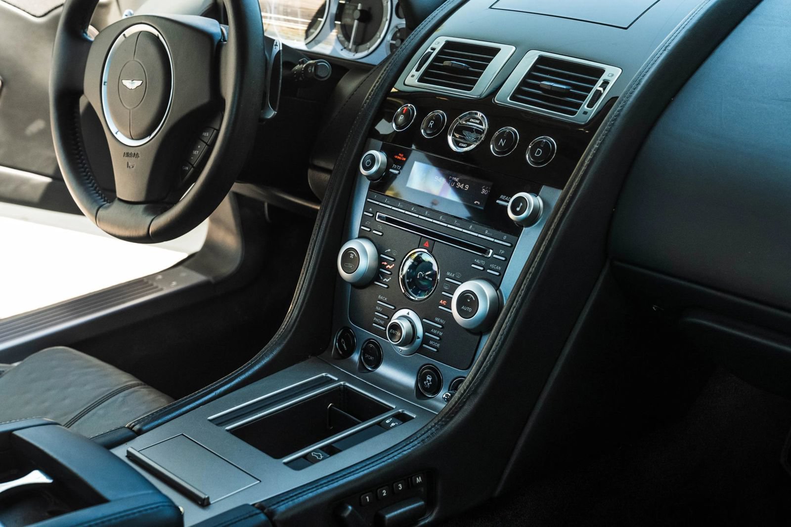 Used 2011 Aston Martin DB9 Coupe RWD image 22