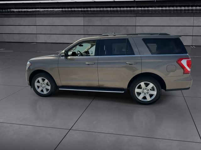 Used 2018 Ford Expedition XLT w/ Equipment Group 202A AWD/4WD image 6