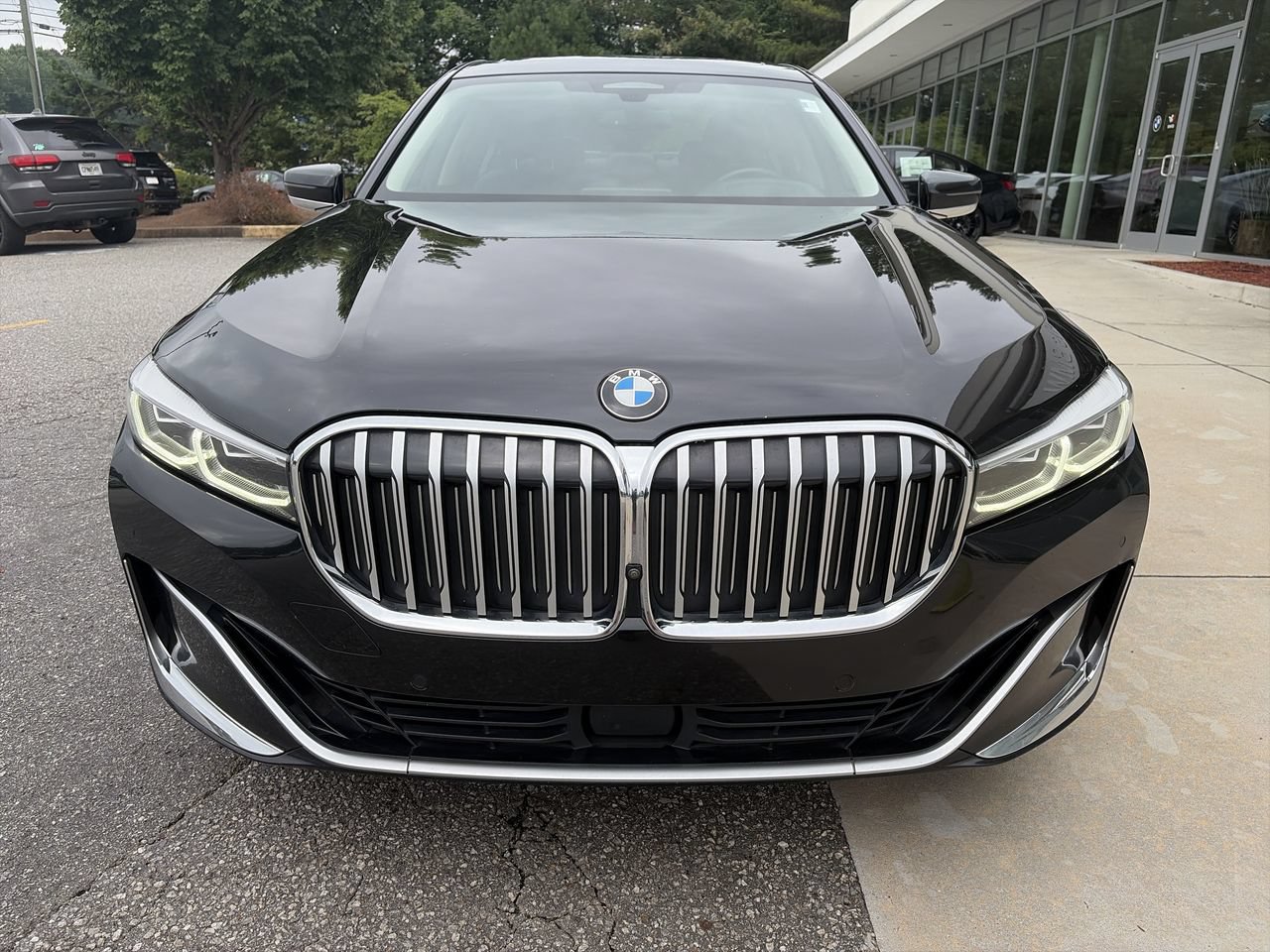 Used 2022 BMW 750i xDrive w/ Executive Package AWD/4WD image 10