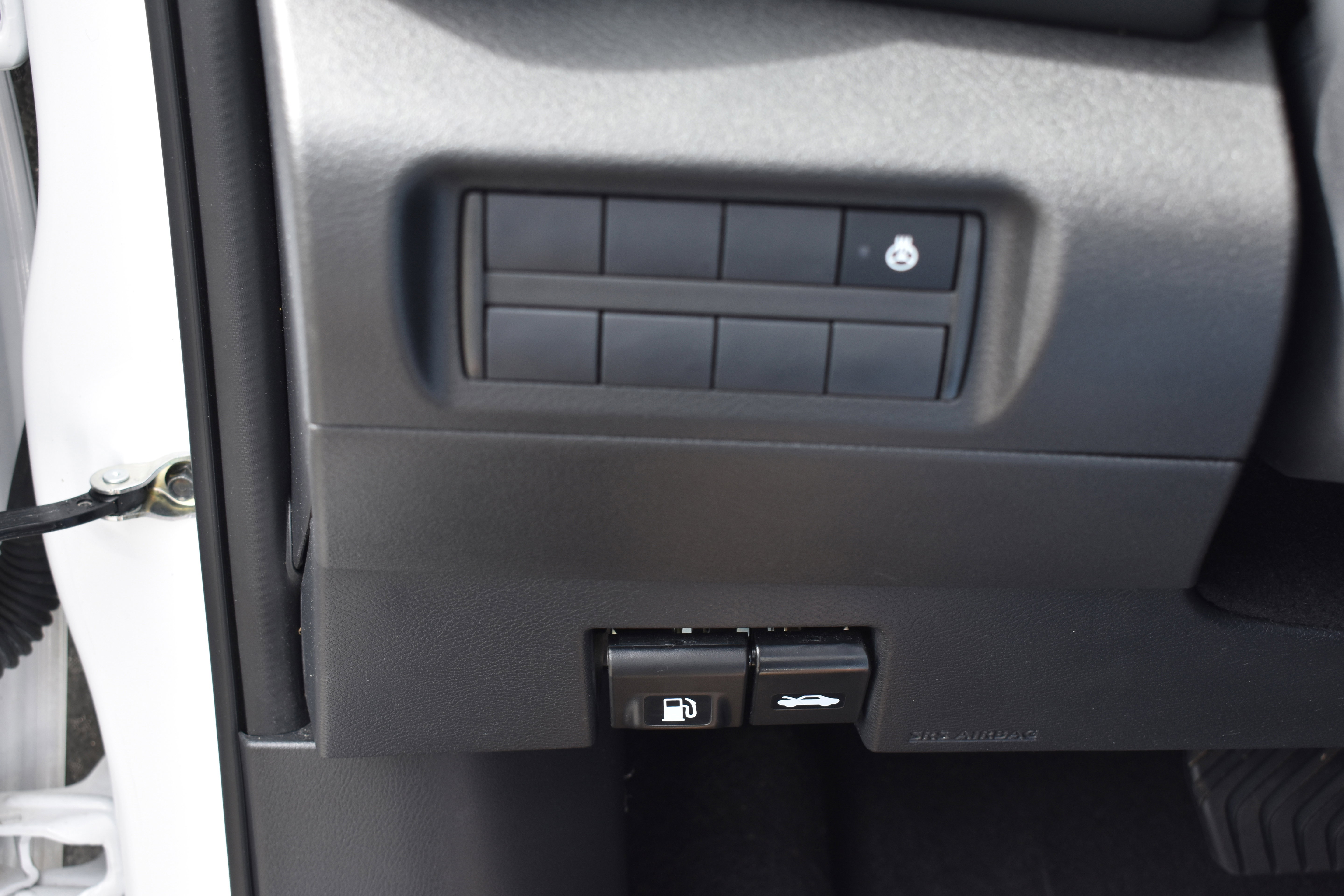 Used 2023 Nissan Kicks SR w/ SR Premium Package image 16