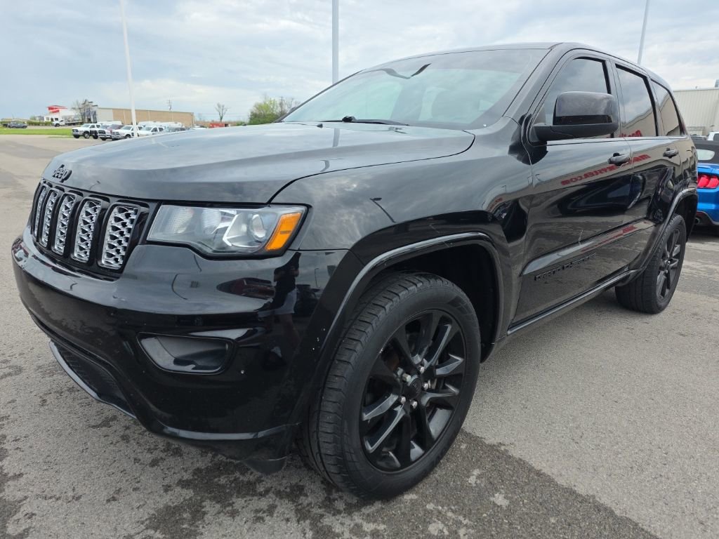 Used 2020 Jeep Grand Cherokee Altitude AWD/4WD image 1