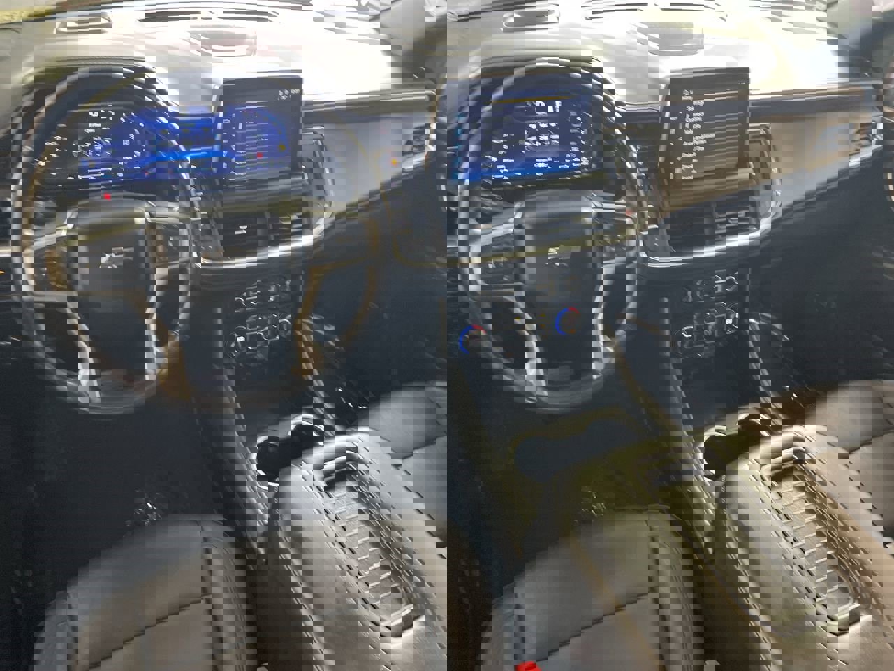 Used 2022 Chevrolet Suburban Z71 w/ Luxury Package image 22