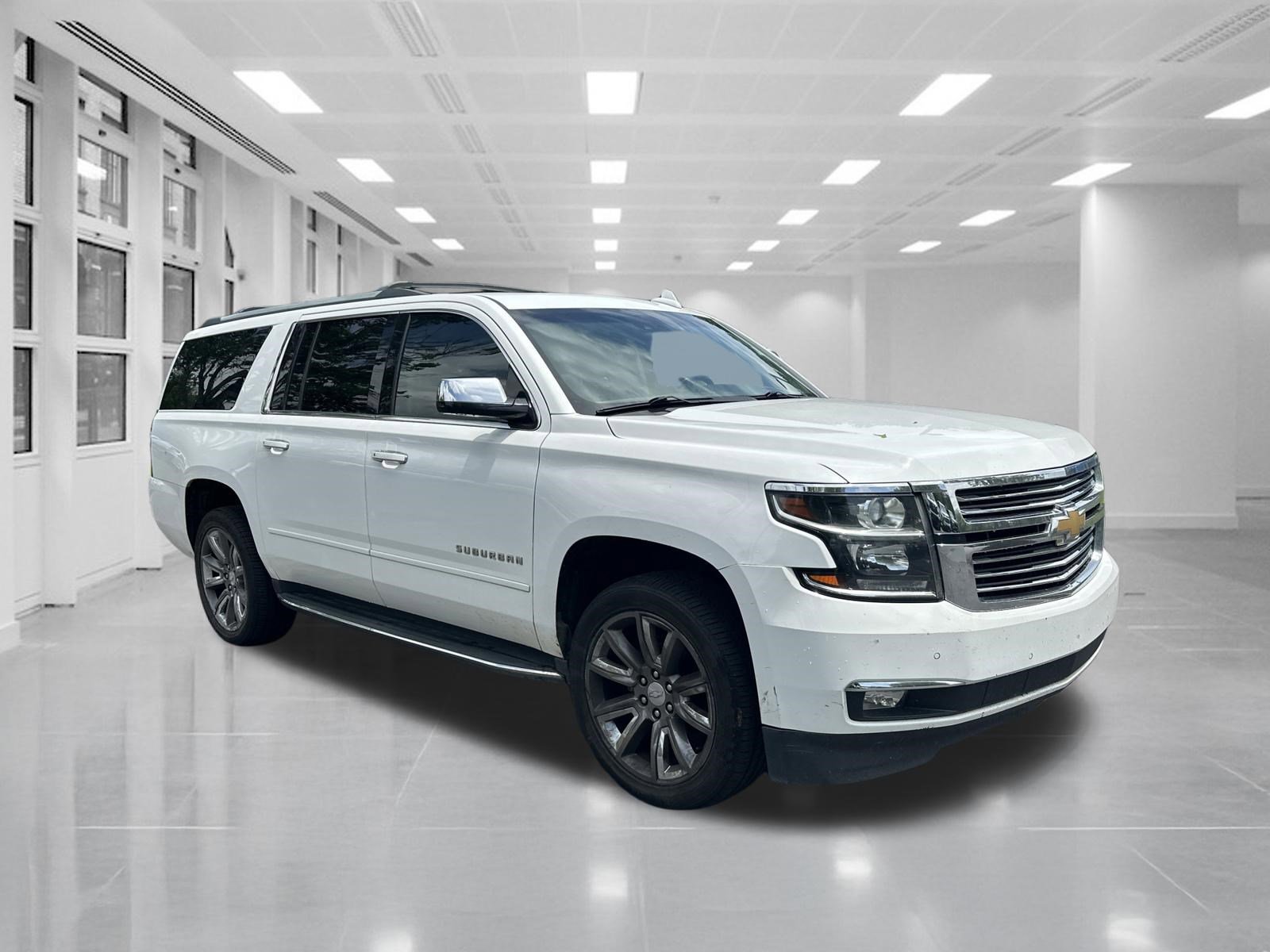 Used 2018 Chevrolet Suburban Premier RWD image 3