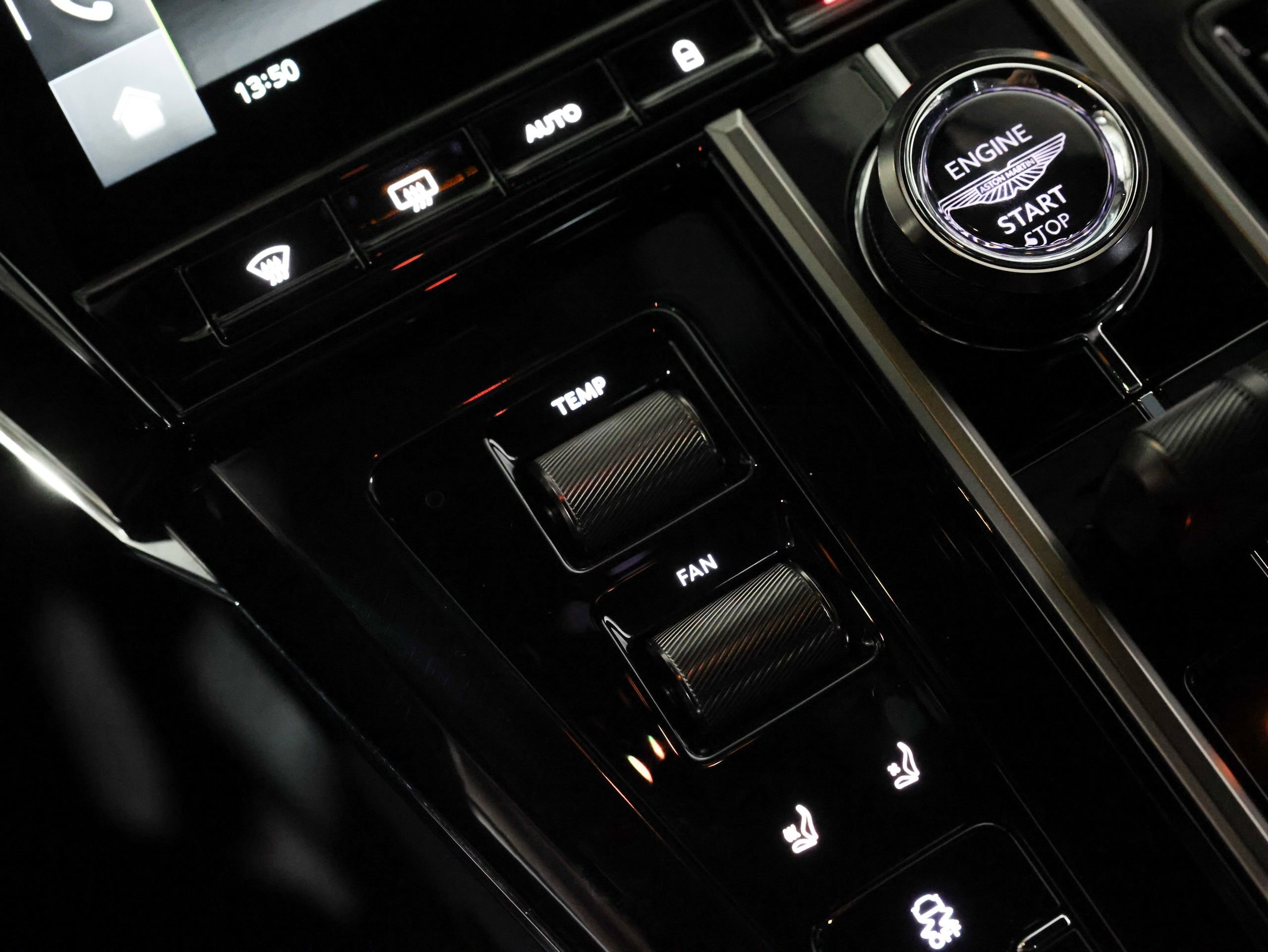 Used 2026 Aston Martin V8 Vantage Coupe image 53