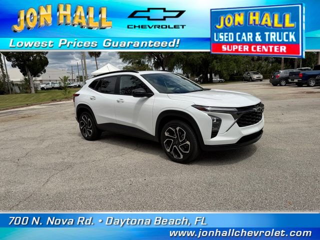 Used 2024 Chevrolet Trax RS w/ Sunroof Package FWD image 16