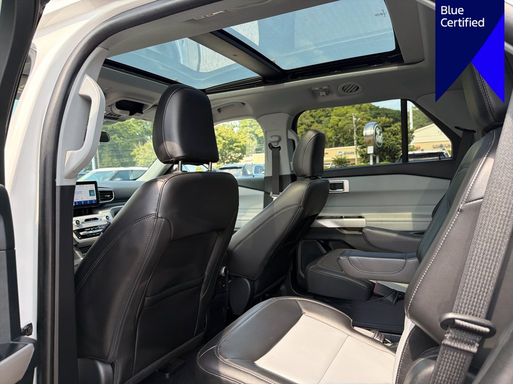 Used 2024 Ford Explorer XLT w/ Equipment Group 202A AWD/4WD image 11