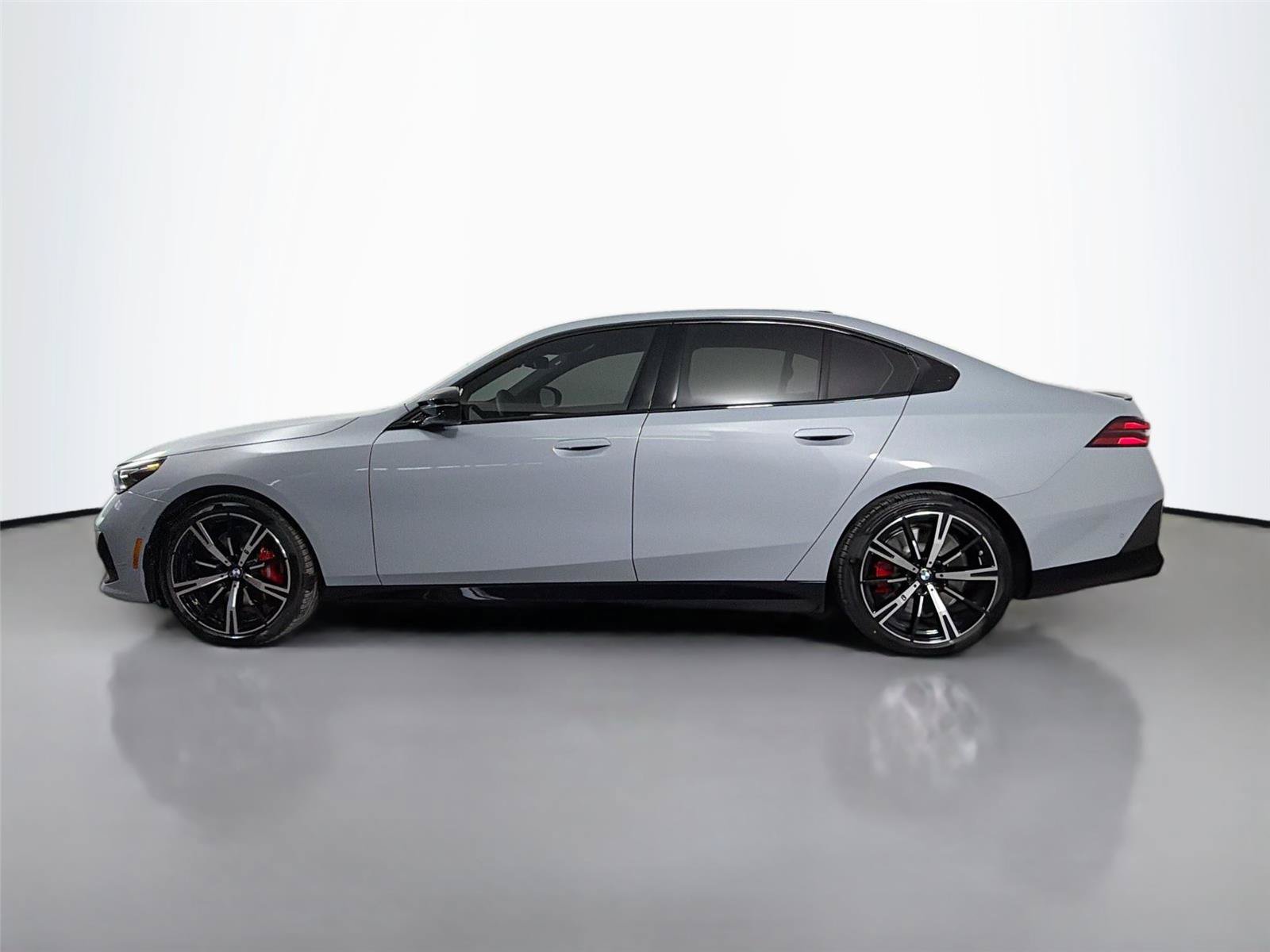 New 2026 BMW i5 M60 w/ Executive Package AWD/4WD image 8