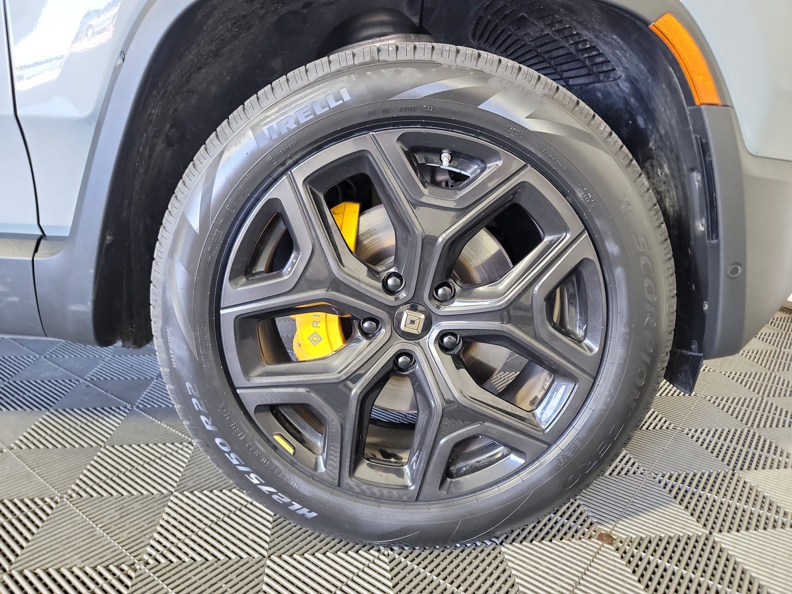 Used 2022 Rivian R1T Adventure AWD/4WD image 11