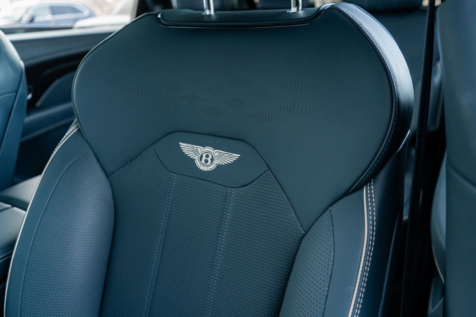 Certified 2023 Bentley Bentayga Extended Wheelbase image 29