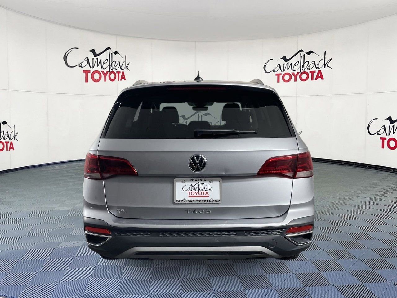 Used 2024 Volkswagen Taos SE FWD image 6