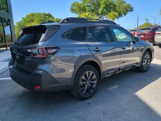 Used 2023 Subaru Outback Onyx Edition AWD/4WD image 5