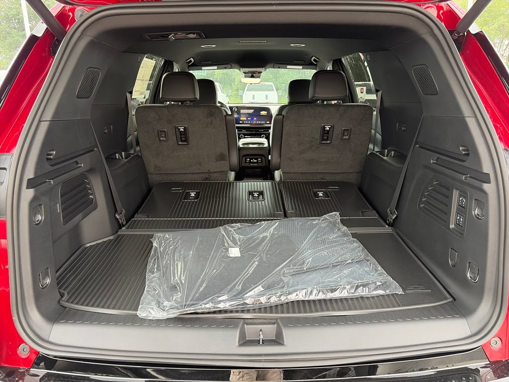New 2027 Chevrolet Traverse RS w/ LPO, Floor Liner Package AWD/4WD image 5