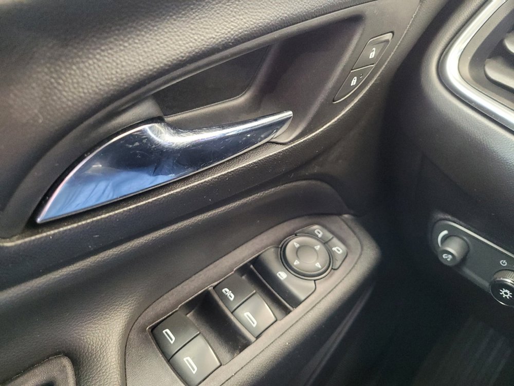 Used 2019 Chevrolet Equinox LT image 27