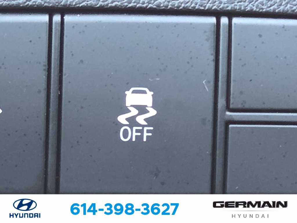 Used 2024 Hyundai Elantra SEL FWD image 31
