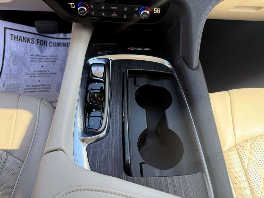 Used 2022 Buick Enclave Avenir image 17