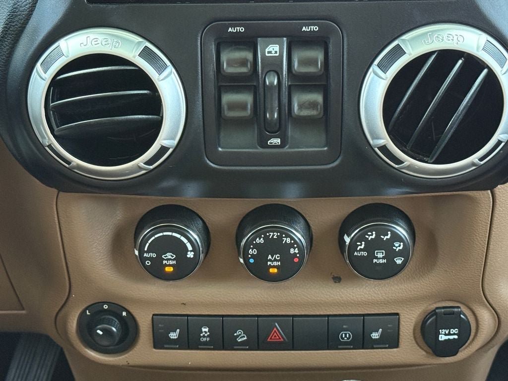 Used 2017 Jeep Wrangler Unlimited Sahara w/ Max Tow Package AWD/4WD image 25