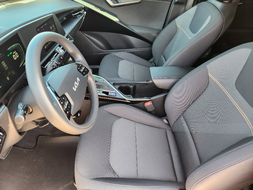 New 2026 Kia Niro LX image 9