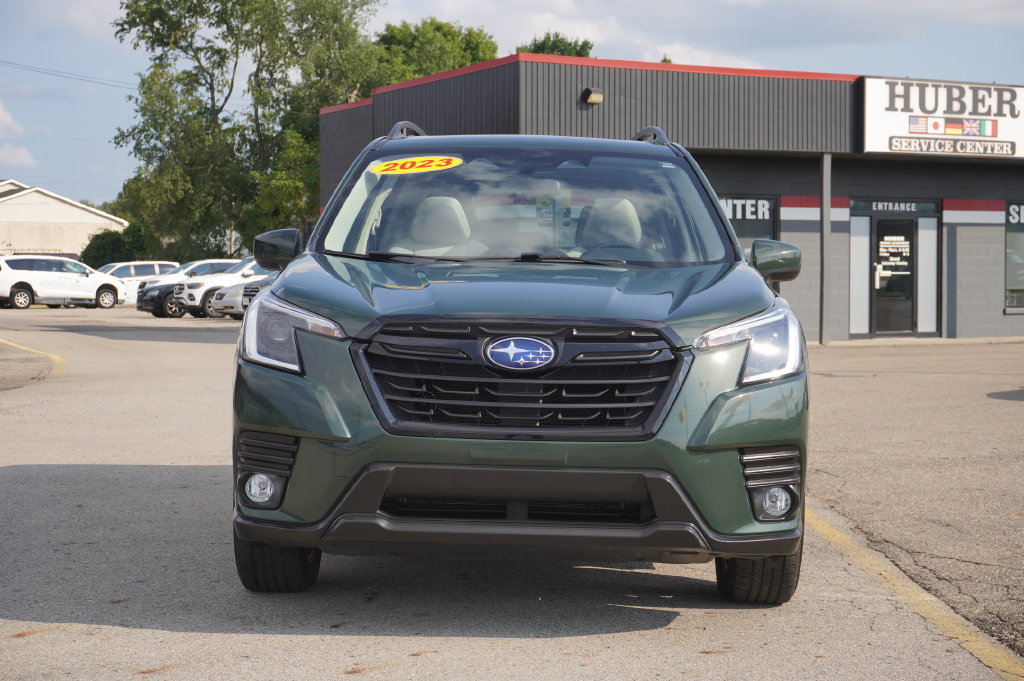 Used 2023 Subaru Forester Premium AWD/4WD image 2