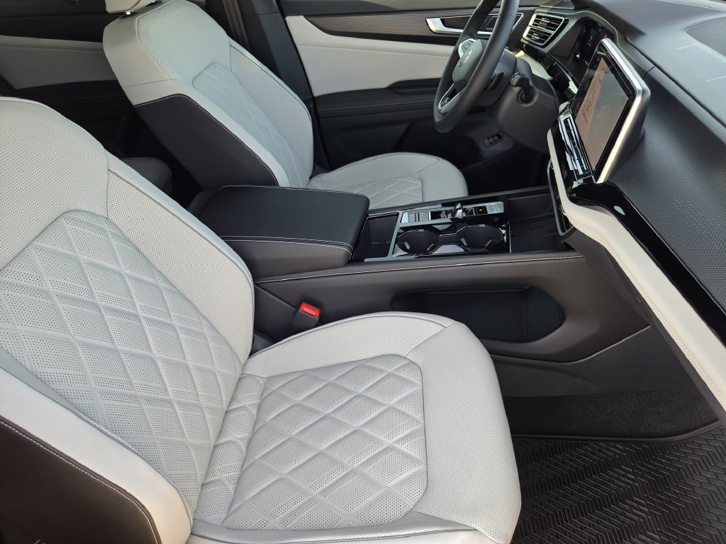 New 2026 Volkswagen Atlas Cross Sport SEL Premium R-Line AWD/4WD image 12
