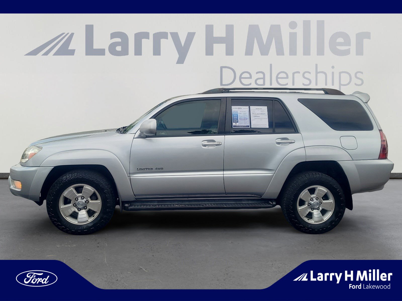 Used 2005 Toyota 4Runner Limited AWD/4WD image 2