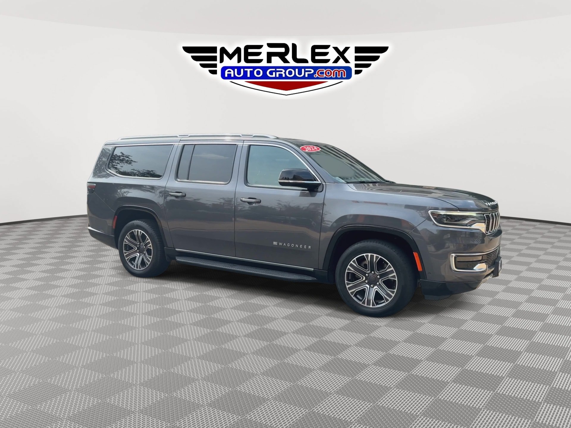 Used 2024 Jeep Wagoneer L Series II w/ Flexible Seating Group AWD/4WD image 2