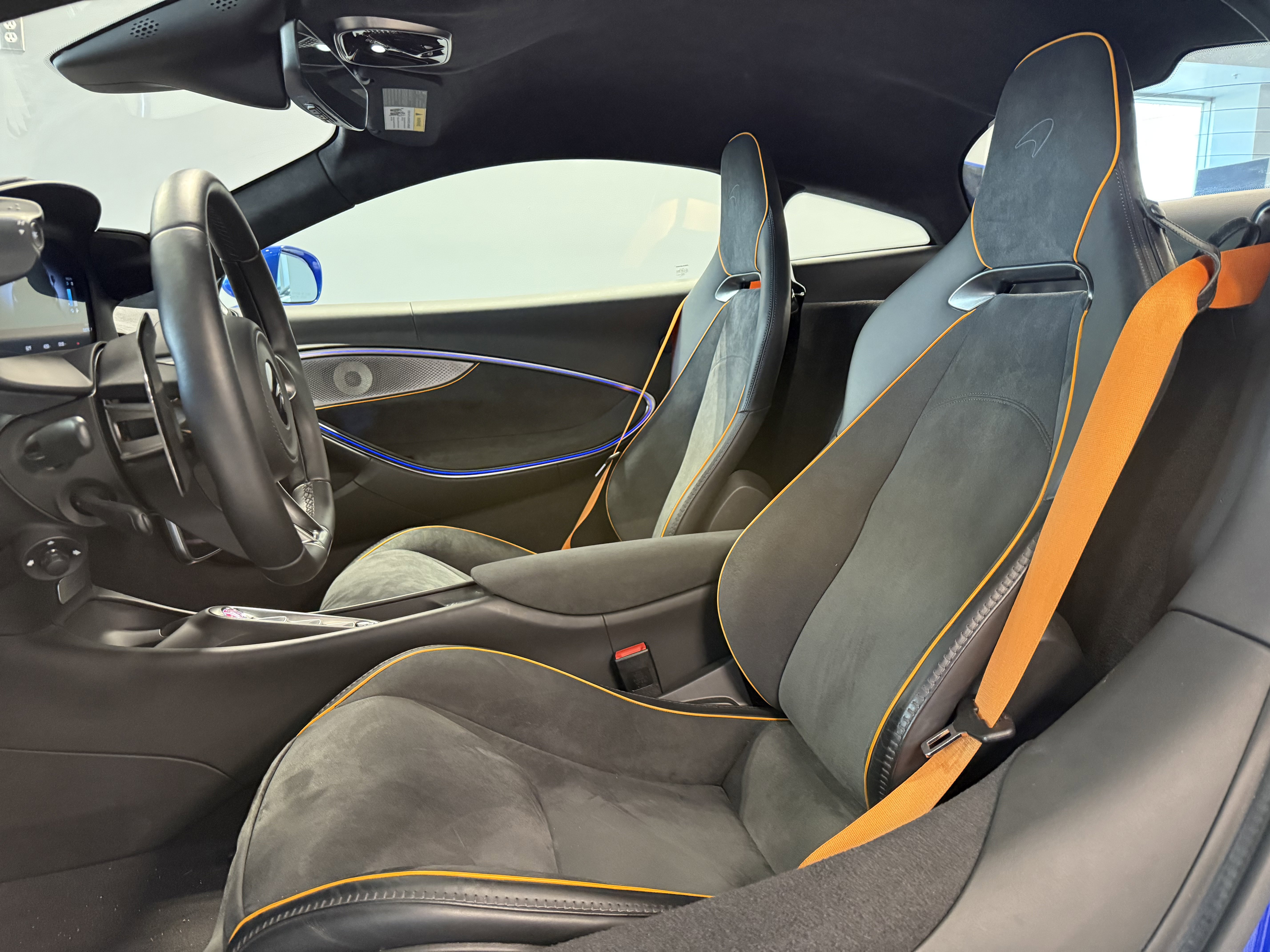 Used 2024 McLaren Artura image 9
