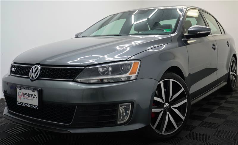 Used 2012 Volkswagen Jetta GLI FWD image 2