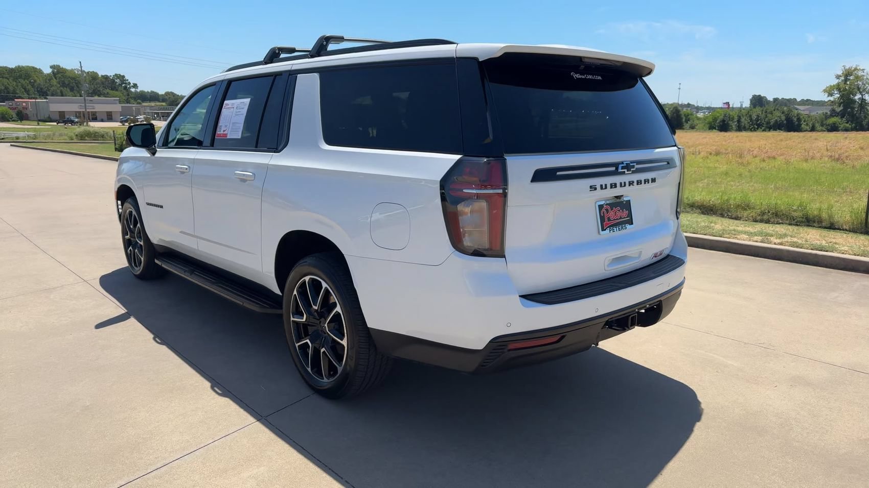 Used 2023 Chevrolet Suburban RST w/ Luxury Package RWD image 7