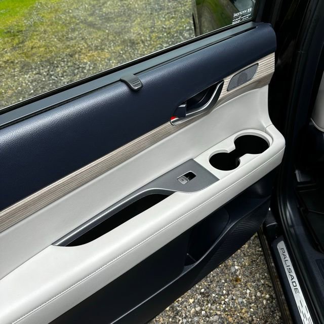 Used 2021 Hyundai Palisade Limited w/ Cargo Package AWD/4WD image 15