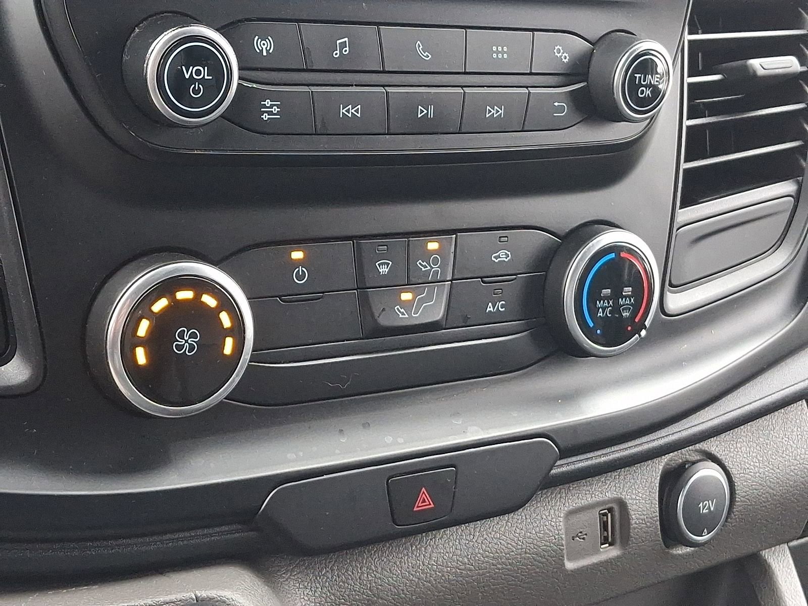 Used 2020 Ford Transit 250 Medium Roof image 17