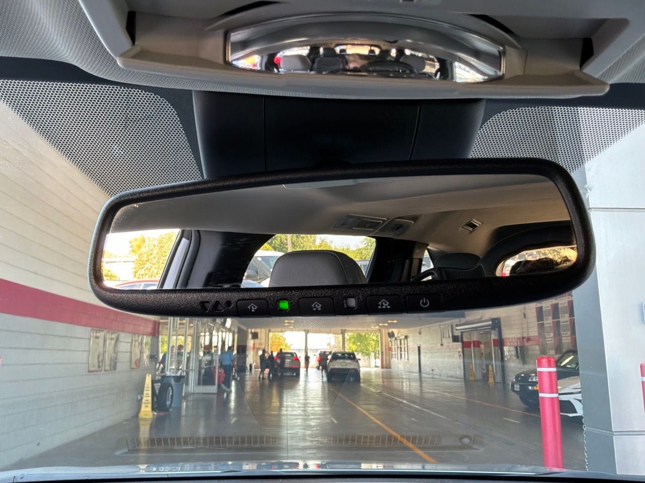 Used 2025 Toyota Sienna XLE FWD image 22