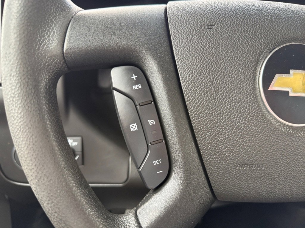 Used 2018 Chevrolet Express 3500 w/ Driver Convenience Package RWD image 21