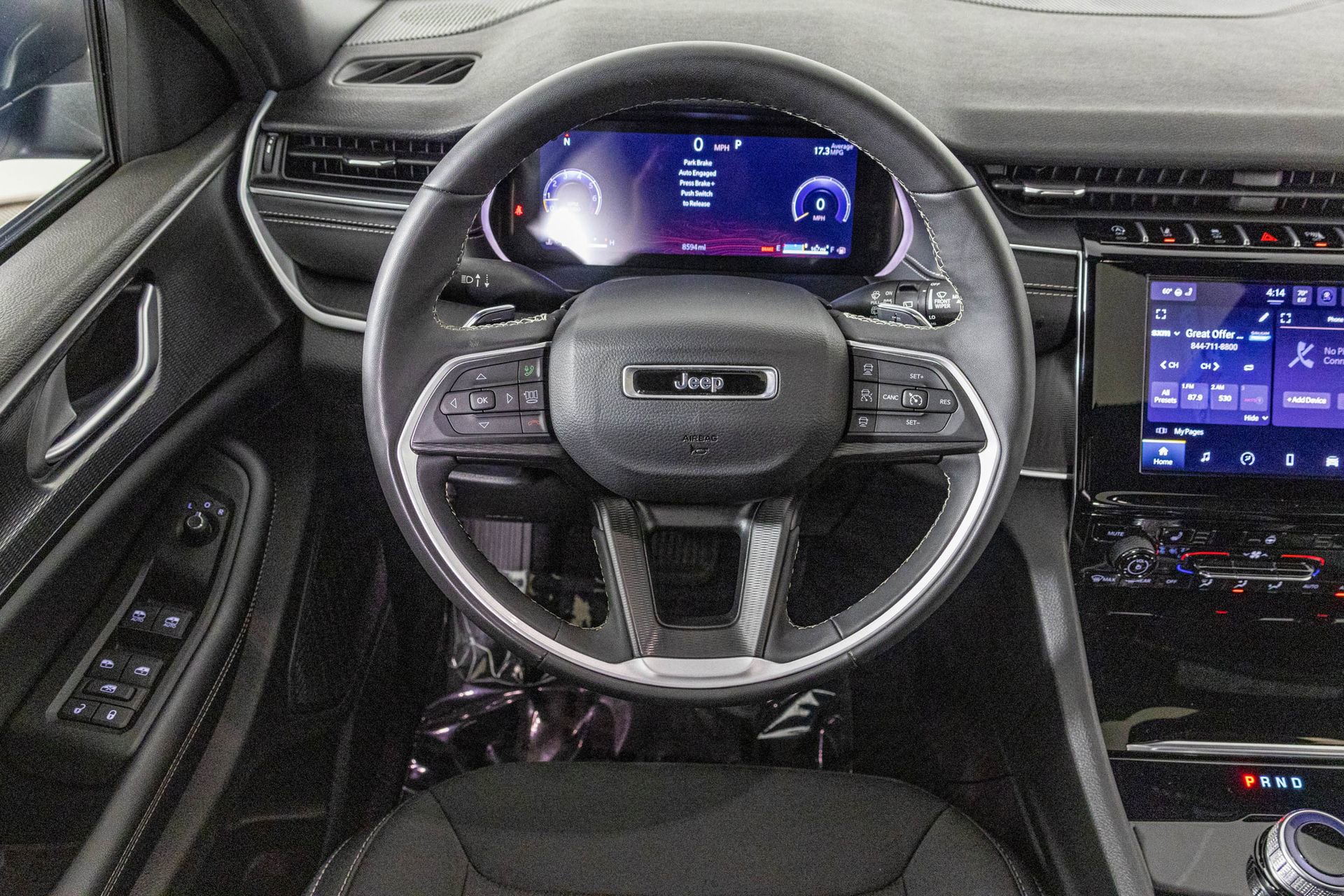 Used 2024 Jeep Grand Cherokee L Laredo w/ Luxury Tech Group I image 33