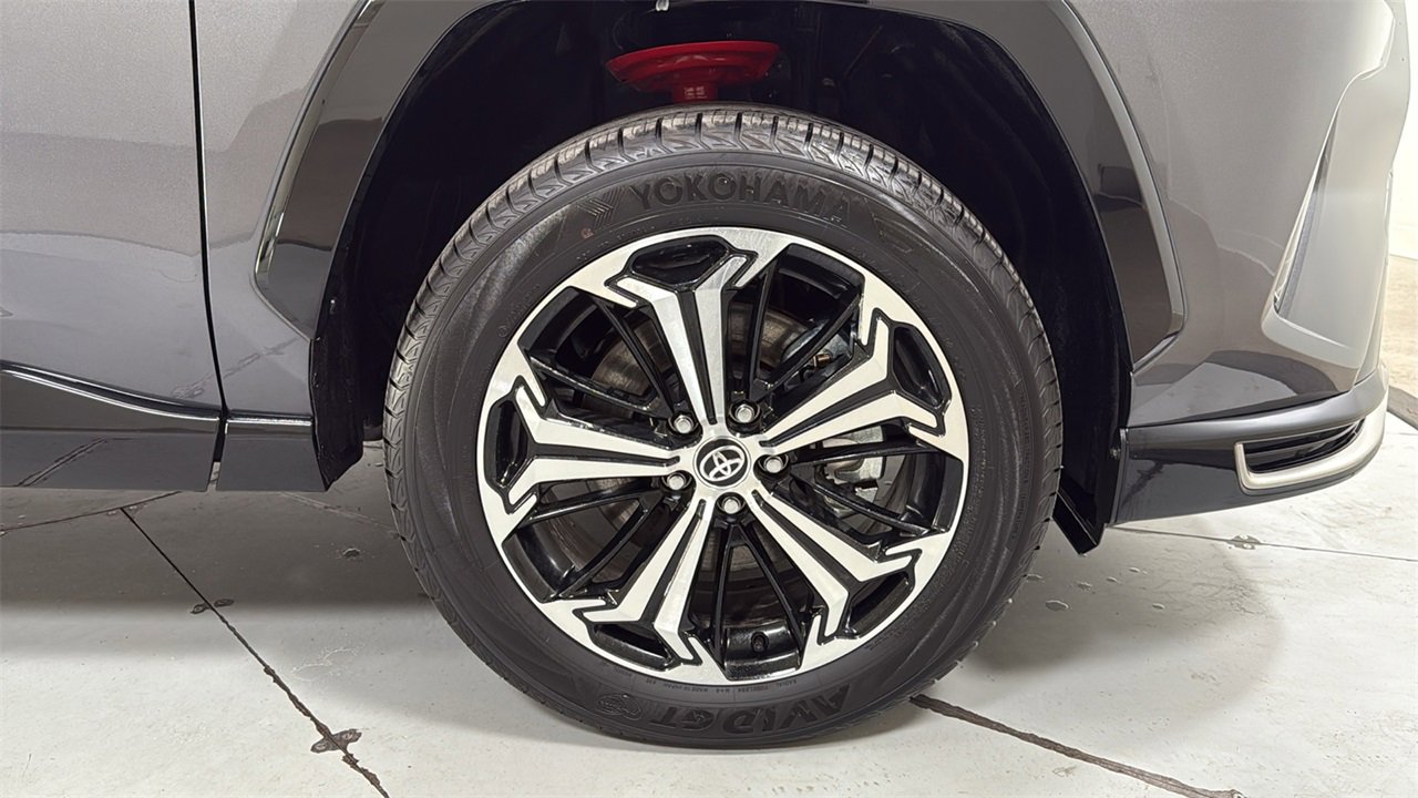 Used 2025 Toyota RAV4 XSE image 21