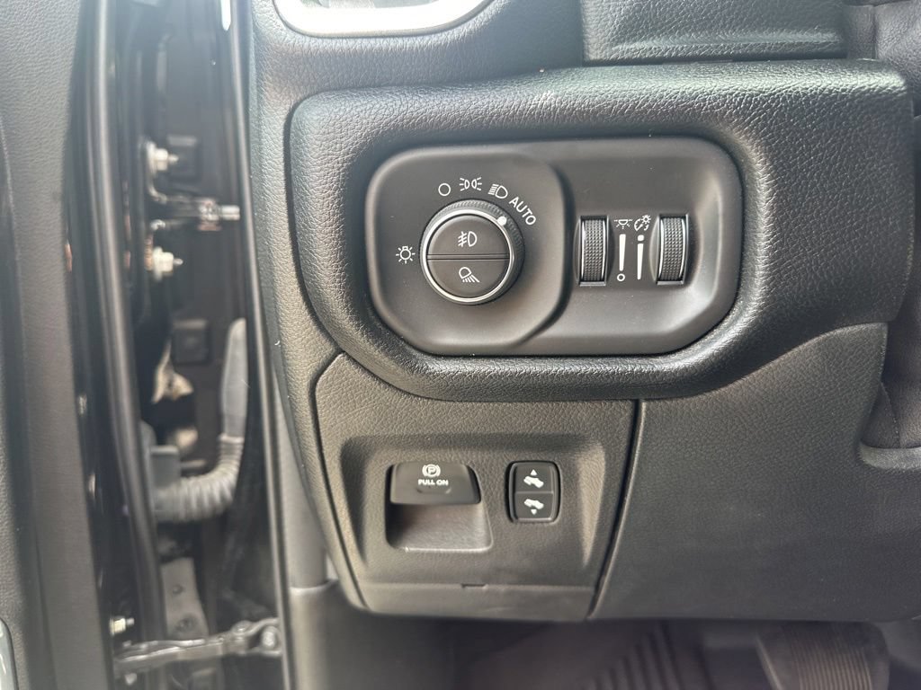 Used 2022 RAM 1500 Laramie AWD/4WD image 12