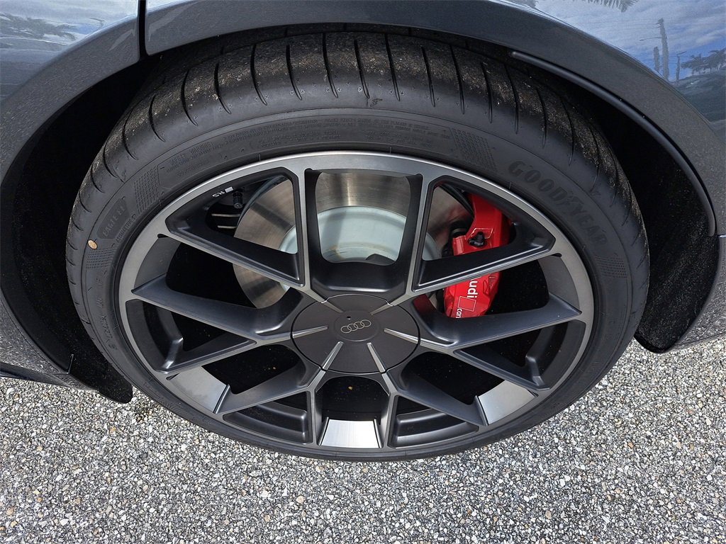 New 2026 Audi RS e-tron GT Base image 29
