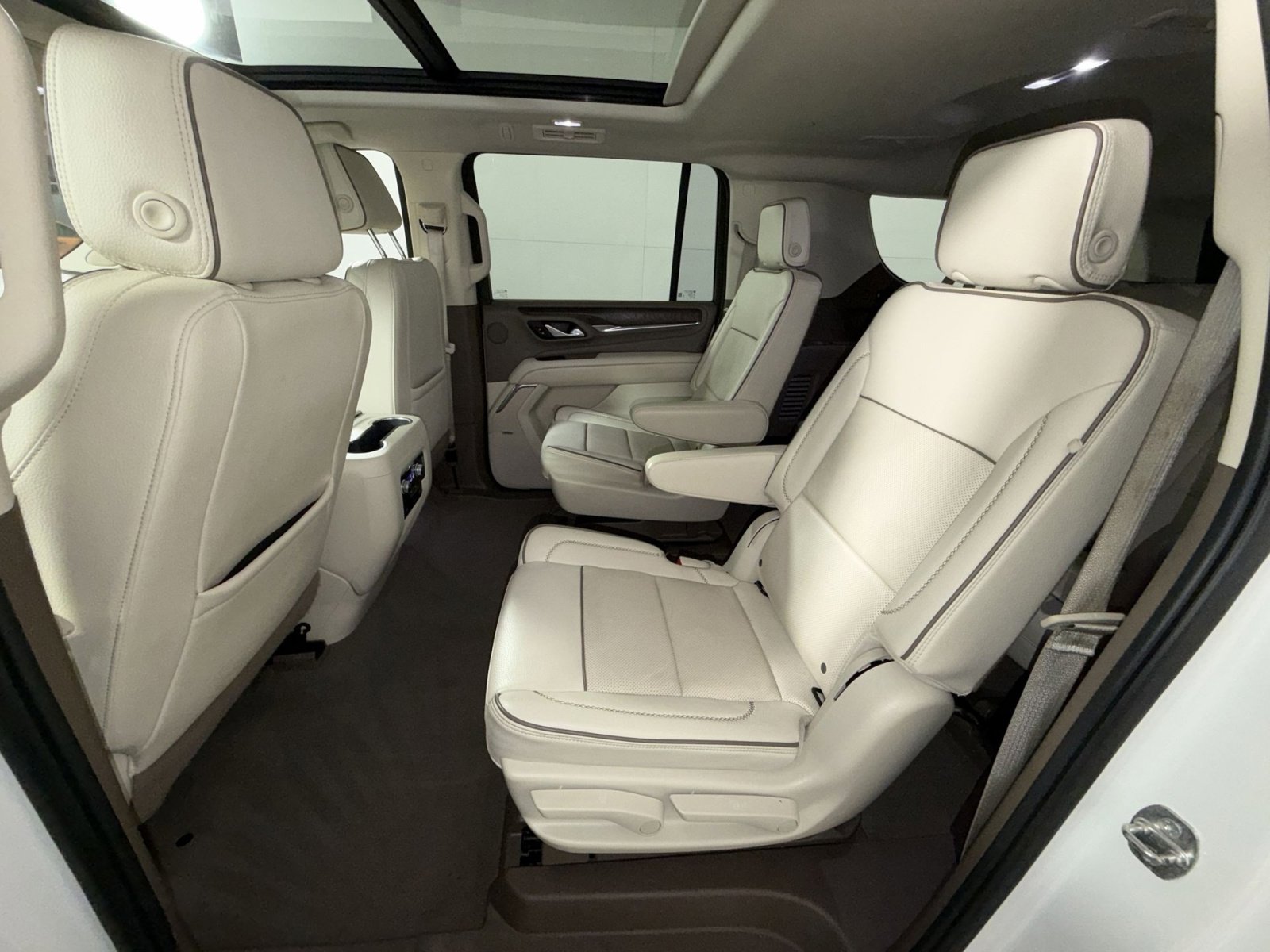 Used 2022 GMC Yukon XL Denali image 25