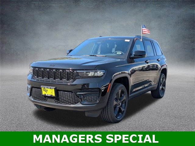 New 2025 Jeep Grand Cherokee Altitude image 8