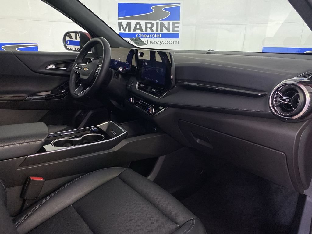 Used 2025 Chevrolet Equinox LT w/ Convenience Package II FWD image 34