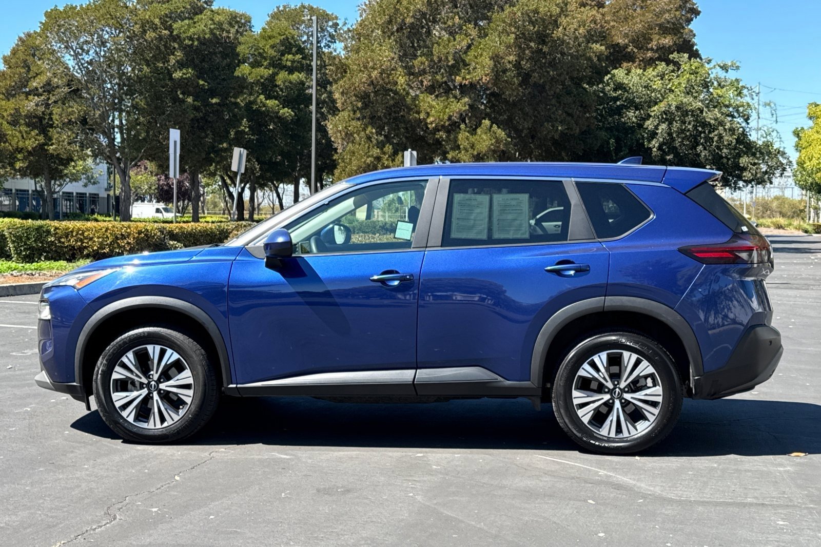 Certified 2023 Nissan Rogue SV image 7