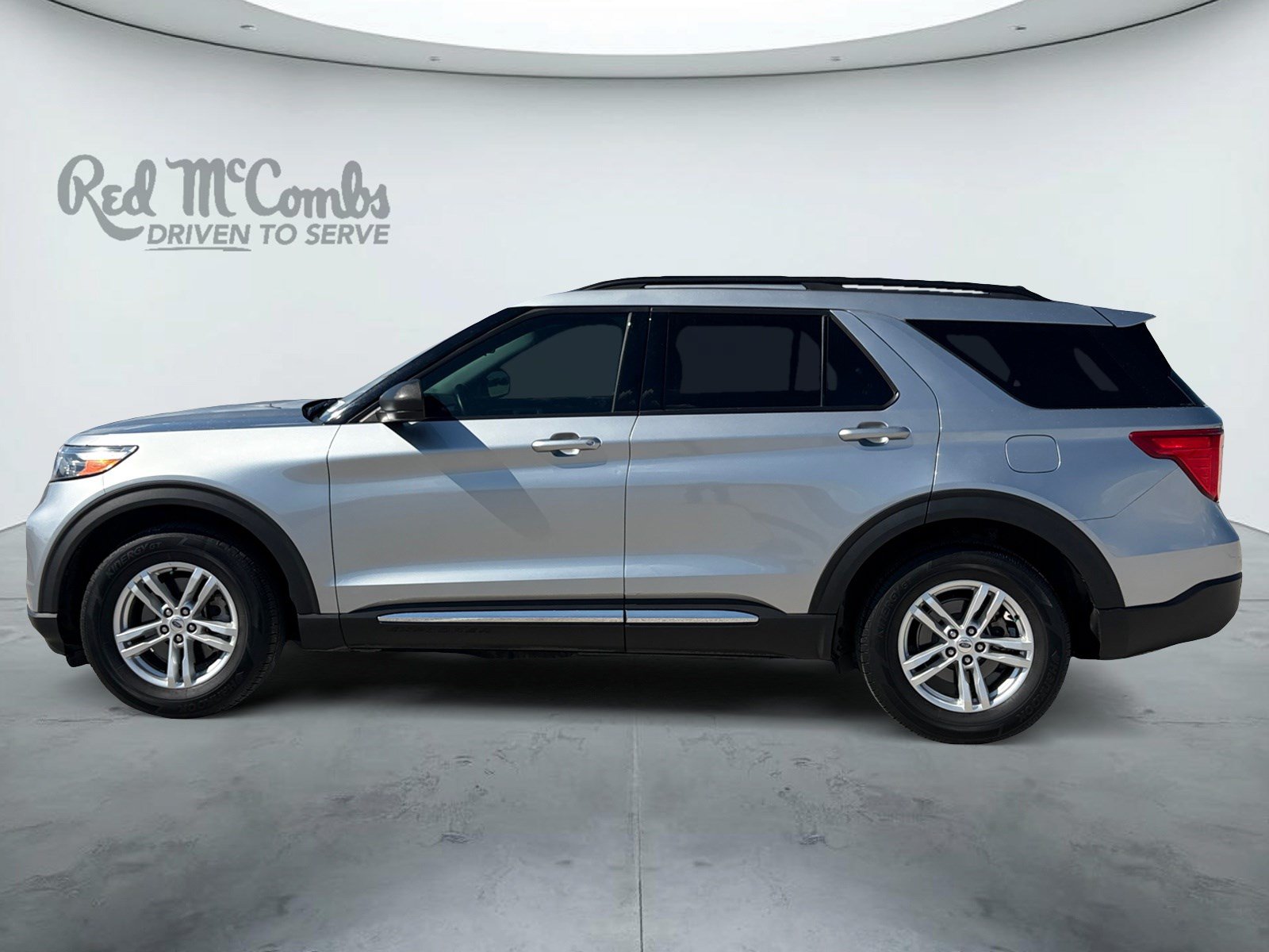 Used 2023 Ford Explorer XLT RWD image 8