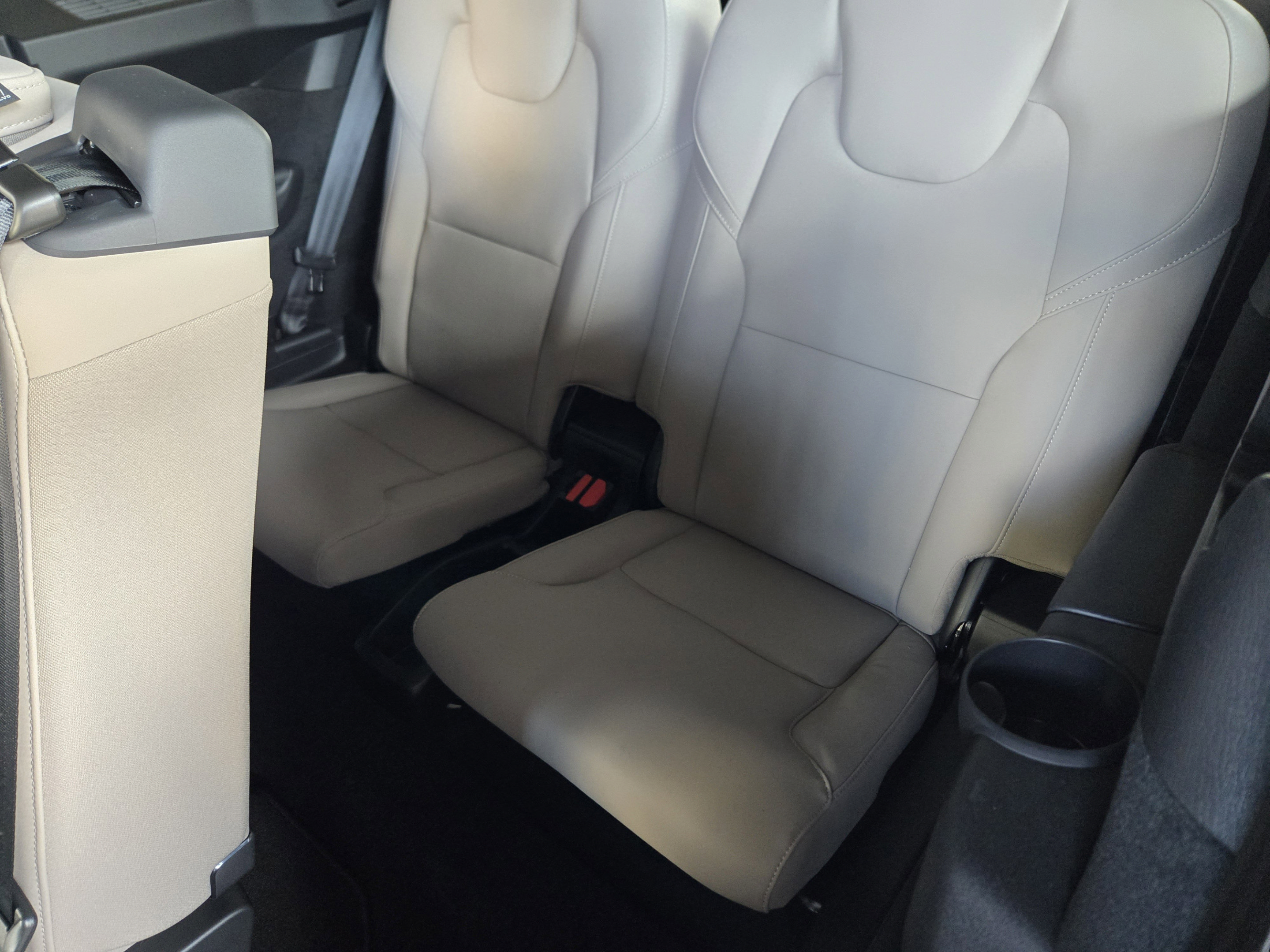 New 2026 Volvo XC90 T8 Plus w/ Protection Package Premier AWD/4WD image 25
