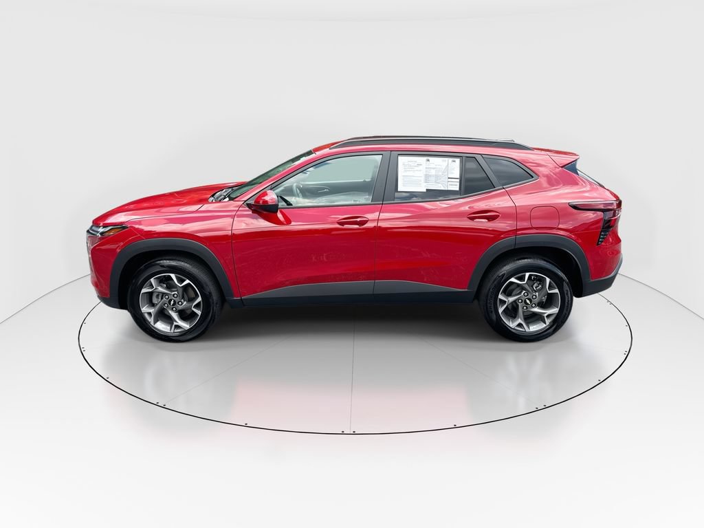 Used 2026 Chevrolet Trax LT w/ Driver Confidence Package FWD image 5