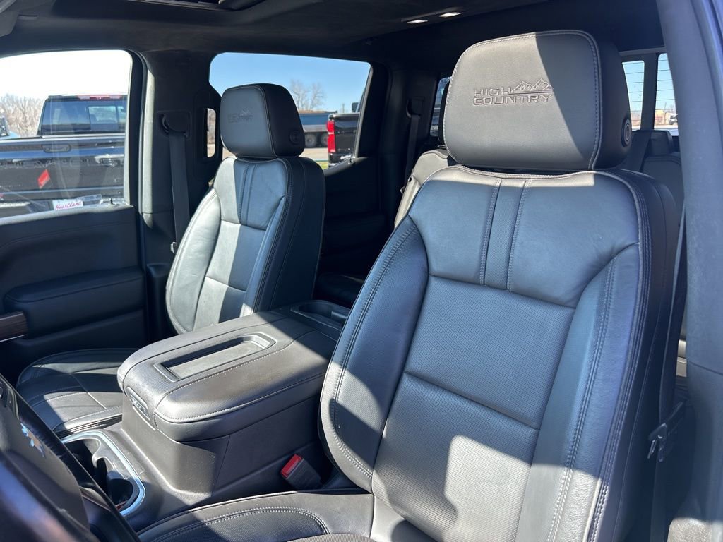Used 2020 Chevrolet Silverado 1500 High Country w/ Technology Package image 18