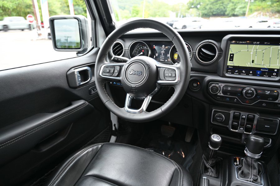 Used 2023 Jeep Wrangler Sahara image 15