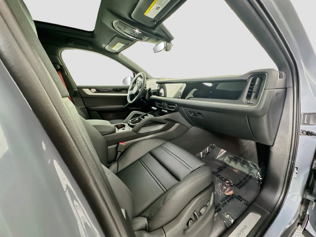 New 2027 Porsche Cayenne Coupe AWD/4WD image 5
