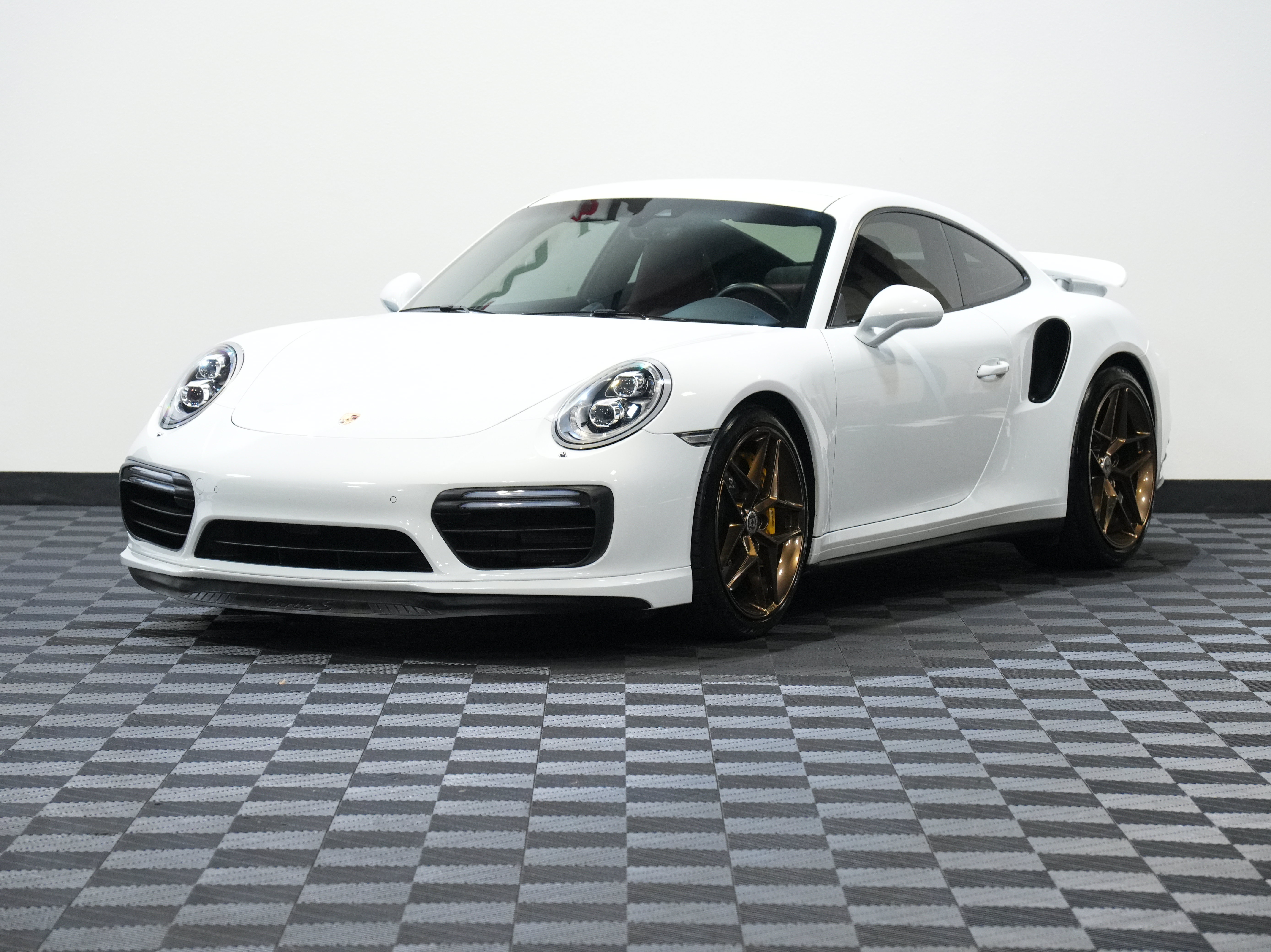Used 2018 Porsche 911 Turbo S AWD/4WD image 3