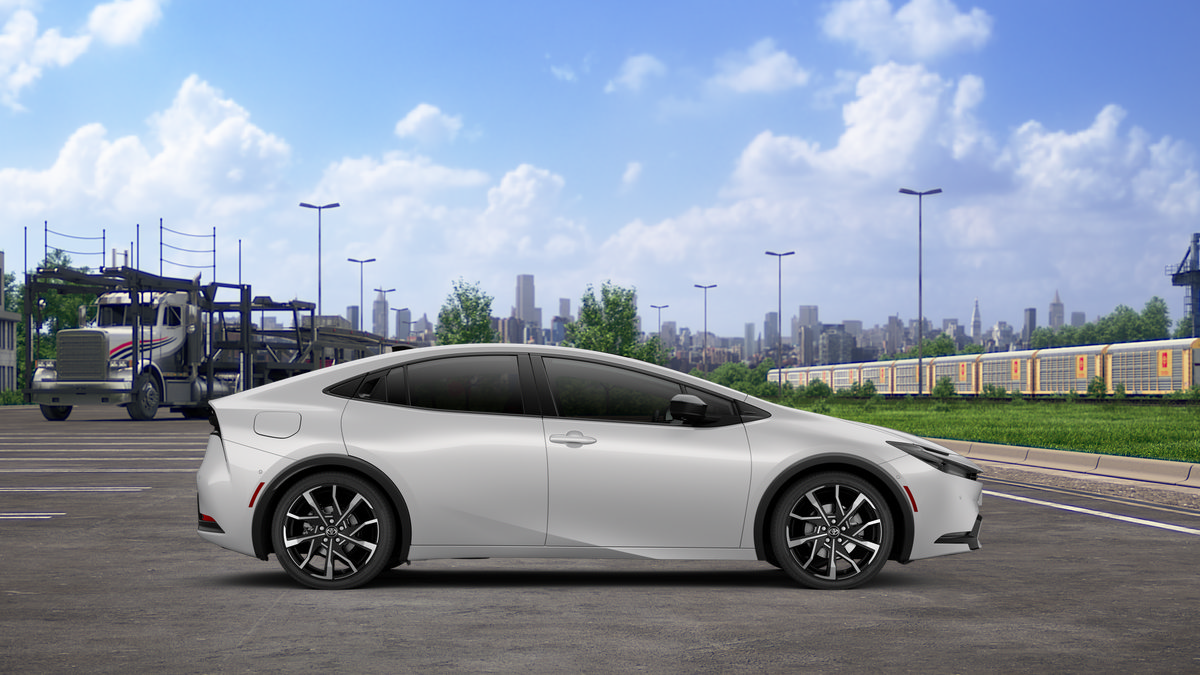New 2026 Toyota Prius Plug-In Hybrid FWD image 12